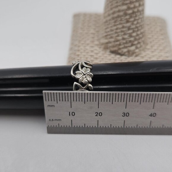 Size 8.25 Sterling Silver Beautiful Flower Celtic Band Ring A3159 - Picture 7 of 8